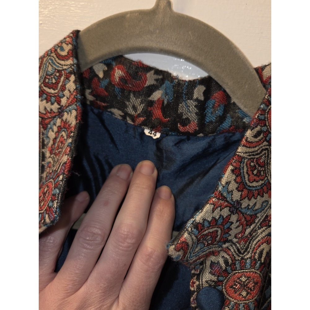 Kashmiri coat with Mandarin Collar and Button Details, Size Eu 44, US 12 - Picture 2 of 4